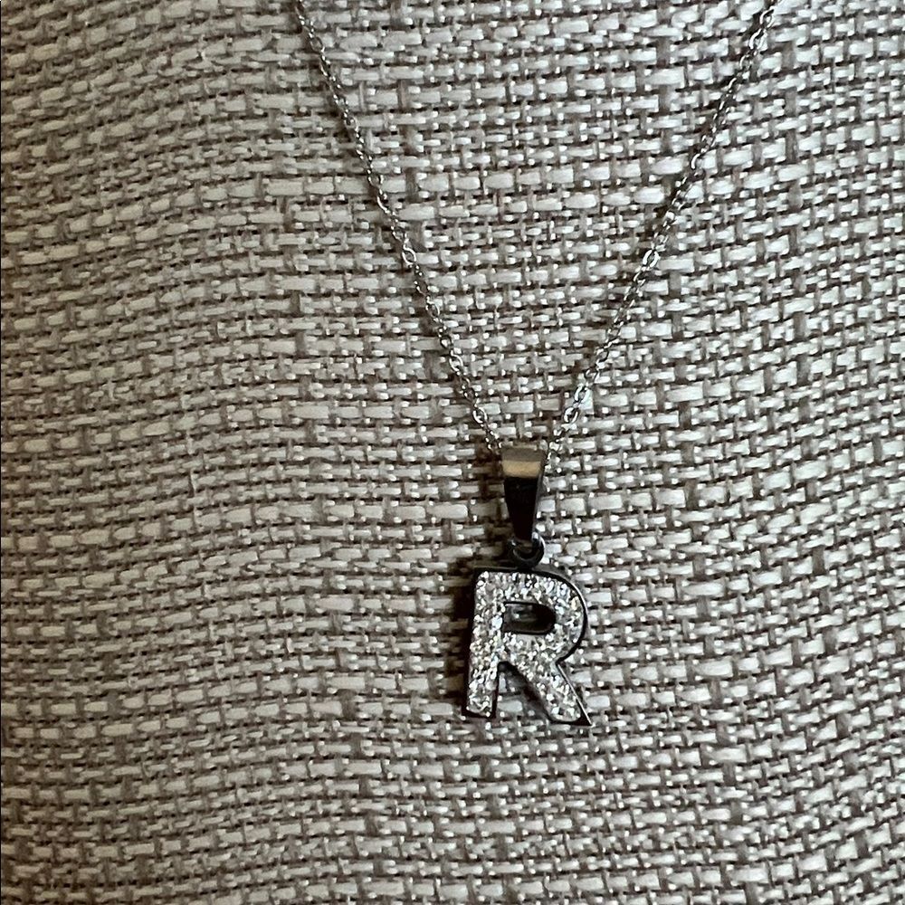 NWT Stainless Steel Elegant Silver Tone  Dainty Necklace initial  R Pendant - Picture 2 of 6